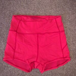 Like-new lululemon 2” short, size 6